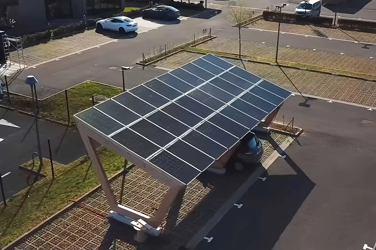 Carport solaire en bois de Douglas - Rossini Energy