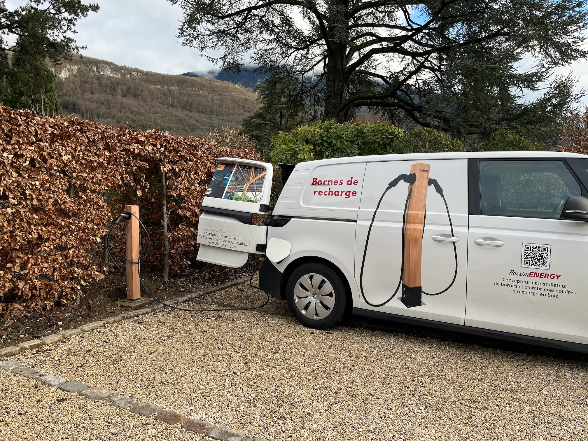 Bornes de recharge RossiniEnergy installées dans un hôtel à Annecy