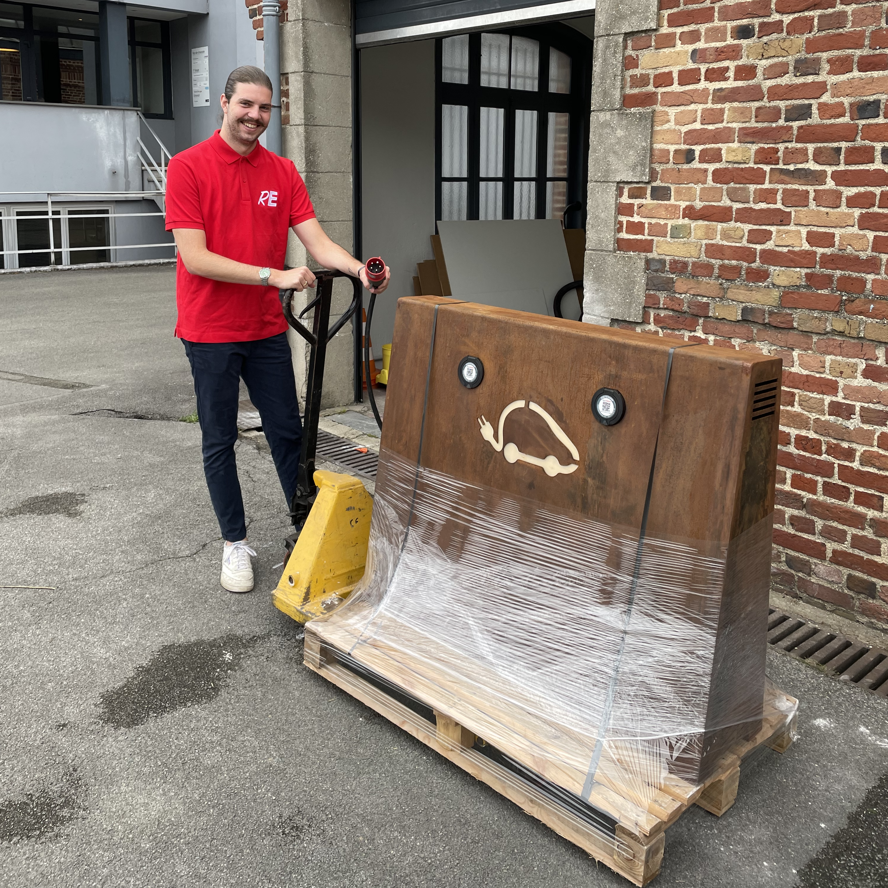 Borne de recharge Rossini Energy - livraison