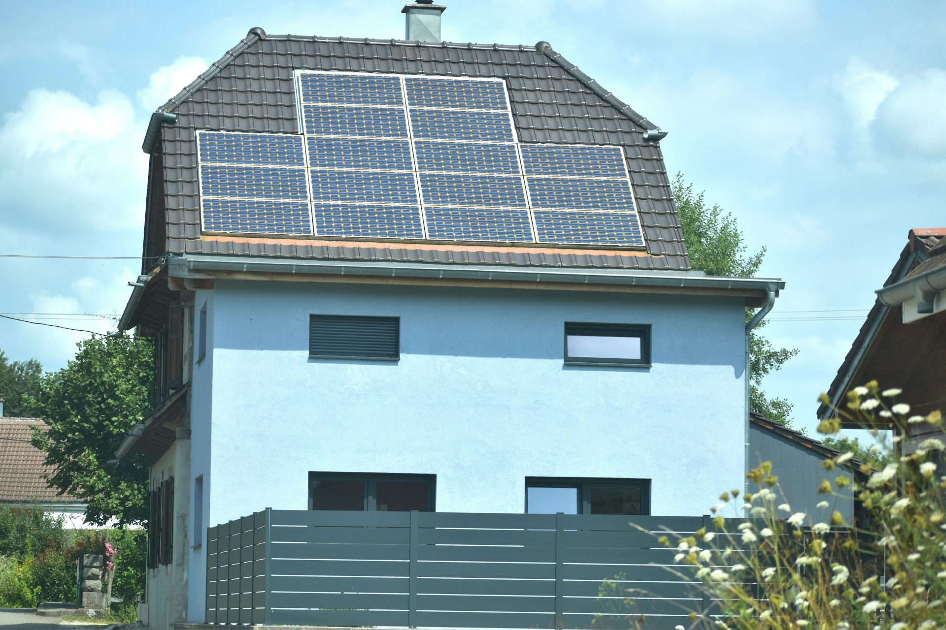 Panneaux photovoltaïques au sol : guide