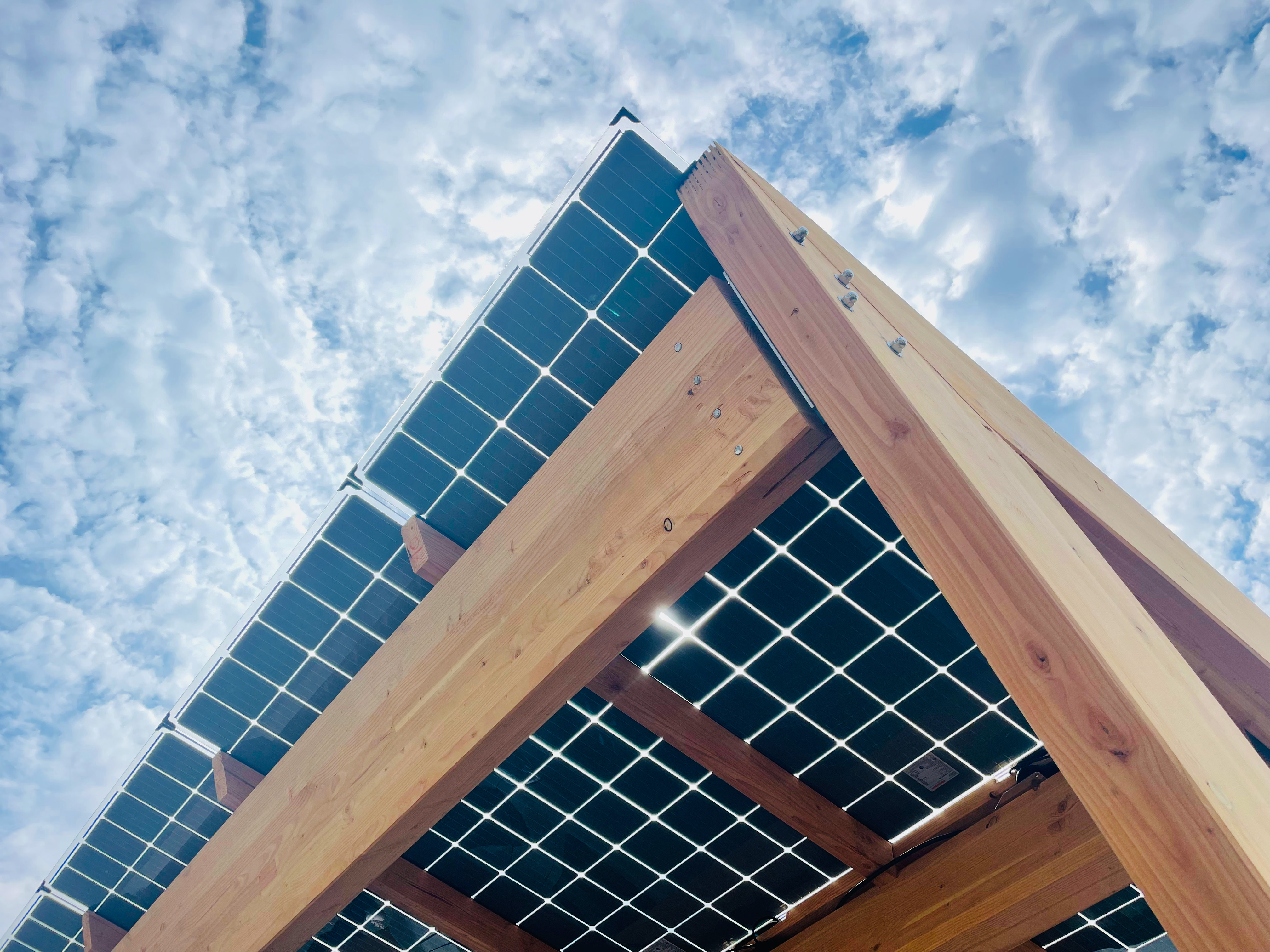 Panneaux solaires sans autorisation : la loi