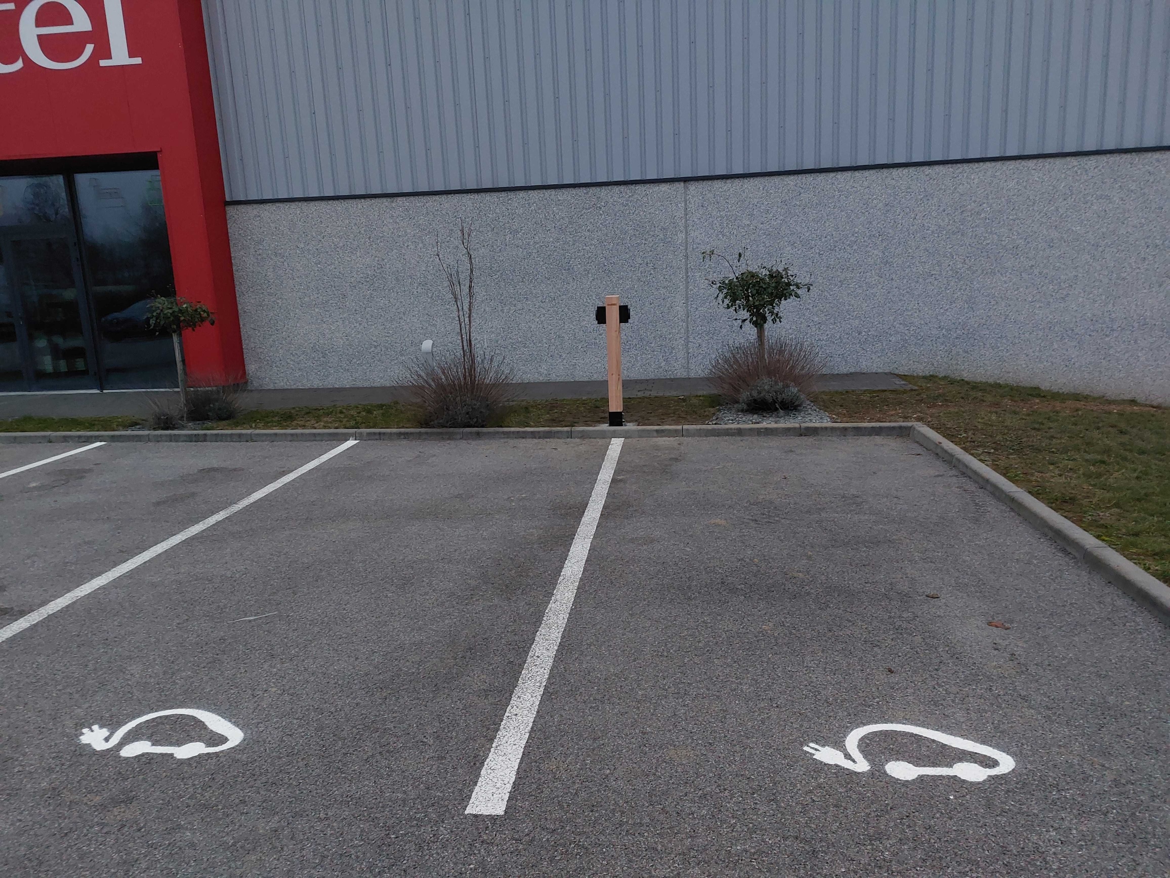 Rénovation énergétique des mairies : enjeux, aides et solutions photovoltaïques